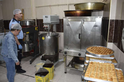 Karacabey Zabıtası’ndan gıda güvenliği için bayram mesaisi