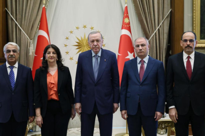 Erdoğan, DEM Parti Heyetini Külliye’de kabul etti