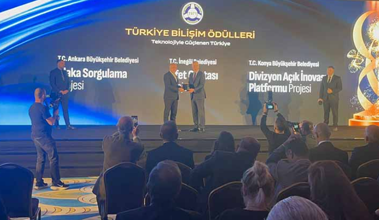 İnegöl Belediyesi’nin geliştirdiği 'Afet Çantası Mobil Uygulaması' Türkiye Bilişim Ödülleri