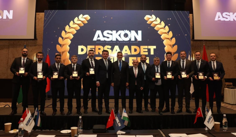 ASKON Genel Merkezi tarafından düzenlenen Dersaadet Ödül töreninde ödüller sahiplerini