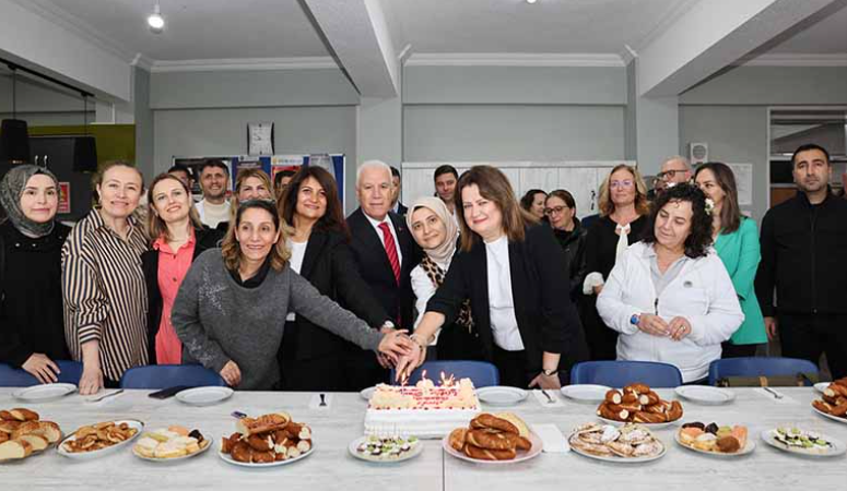 Bursa Büyükşehir Belediye Başkanı Mustafa Bozbey, yarınların Türkiye’sini yetiştiren öğretmenleri