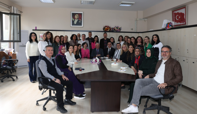 Nilüfer Belediye Başkanı Şadi Özdemir, 24 Kasım Öğretmenler Günü’nde eğitimcilerle