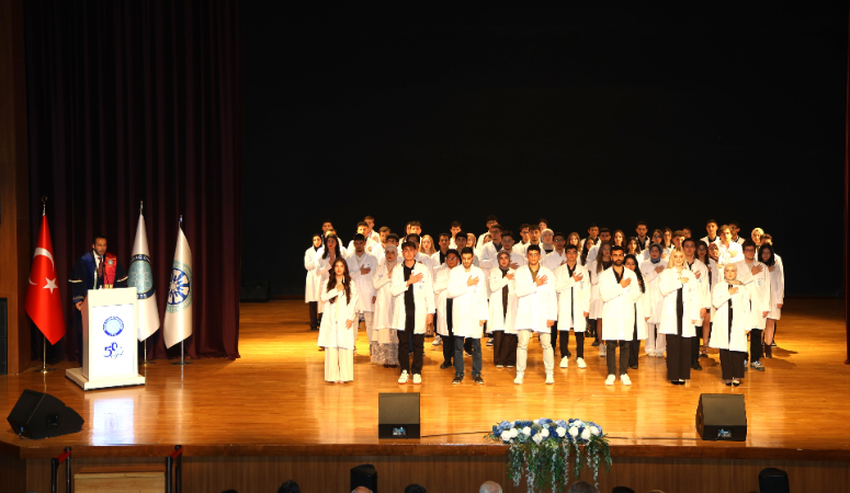 Bursa Uludağ Üniversitesi (BUÜ) Diş Hekimliği Fakültesi, klasikleşen Beyaz Önlük
