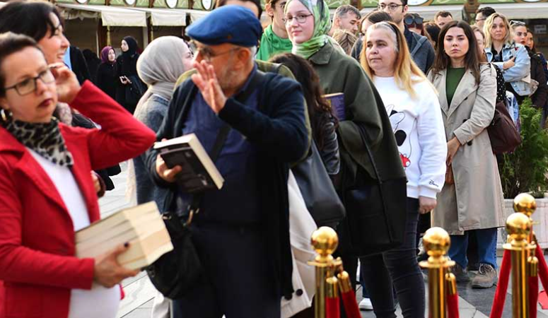 Osmangazi Belediyesi tarafından bu yıl birincisi düzenlenen Osmangazi Kitap Fuarı,