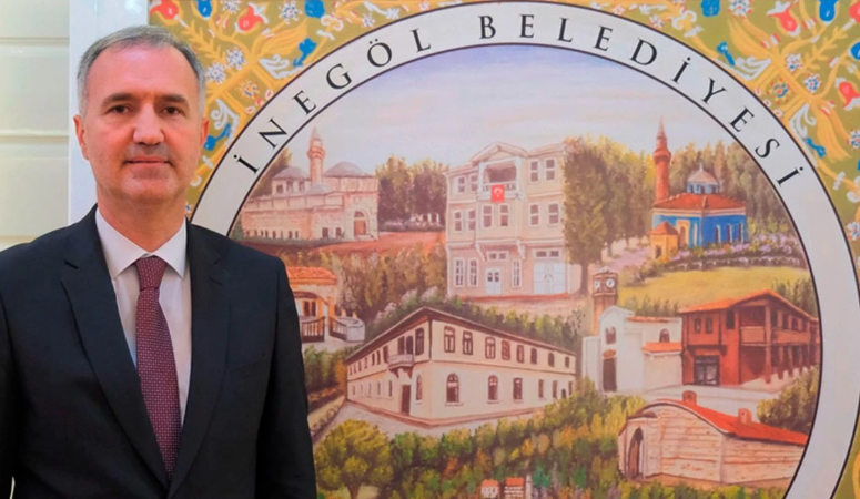 İnegöl Belediyesi’nin üniversite öğrencileri için gerçekleştirdiği eğitim yardımlarının ilk taksit