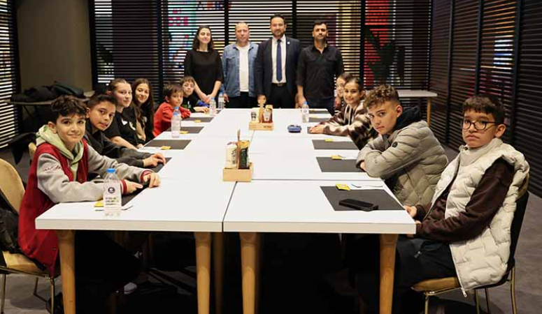 Osmangazi Belediyesi’nin "Dijiders’ Dijital Dershane hizmetinden faydalanan ve girdikleri deneme