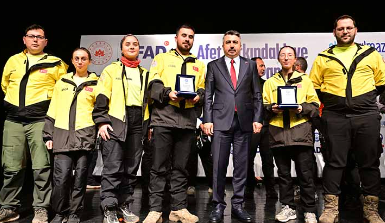 Yıldırım Belediyesi AFAD işbirliğiyle "Afet Farkındalık ve Hazırlık Paneli" düzenledi.