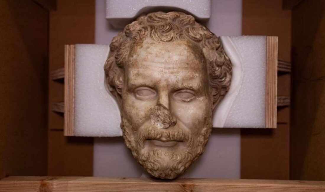 Kültür ve Turizm Bakanı Mehmet Nuri Ersoy, yurt dışına yasa