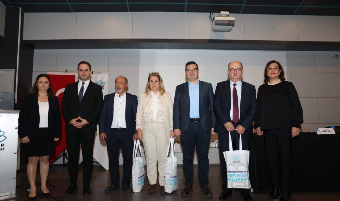 Nilüfer Belediyesi’nin düzenlediği seminerde Alzheimer hastalığının evreleri, korunma yolları ve