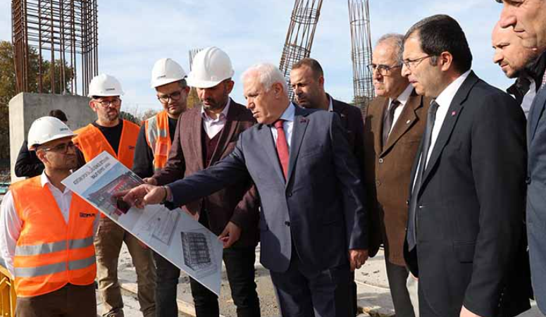 Bursa Büyükşehir Belediyesi'nce tekrar ayağa kaldırılacak olan kentin simge yapılarından