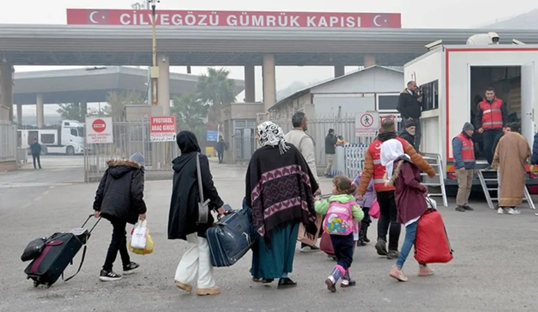 Bakan Yerlikaya, son 1 yılda 578 bin Suriyelinin ülkesine döndüğünü