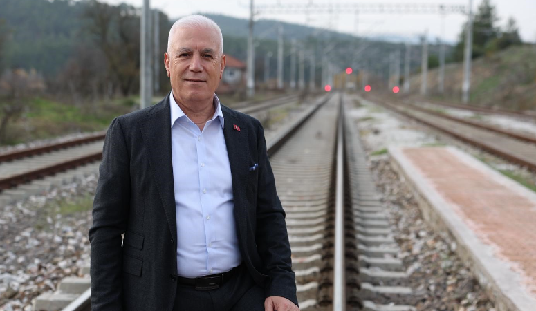Bursa'nın Büyükorhan ilçesindeki 90 yıllık Piribeyler Tren İstasyonu'nu ziyaret ederek,