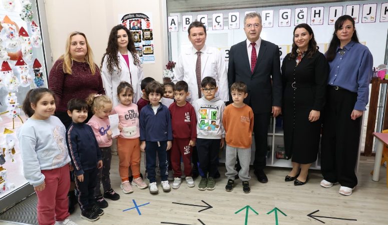 Osmangazi Belediyesi’nin kreşlerinde düzenlenen Meslek Tanıtım Günleri kapsamında Osmangazi Belediye