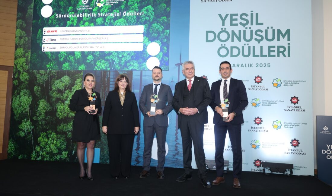 Bursa Kayapa Organize Sanayi Bölgesi’ndeki fabrikasında plastik atıkları yüksek teknoloji