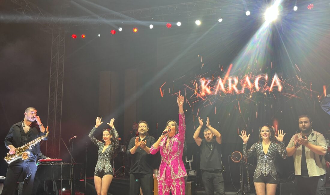 Bursa Büyükşehir Belediyesi’nin düzenlediği ‘Yeni Yıla Merhaba’ konserinde sahne alan