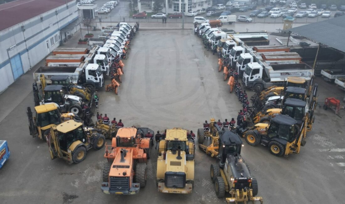 Kış mevsimiyle beraber İnegöl Belediyesi kar yağışlarına karşı hazırlıklarını tamamladı.
