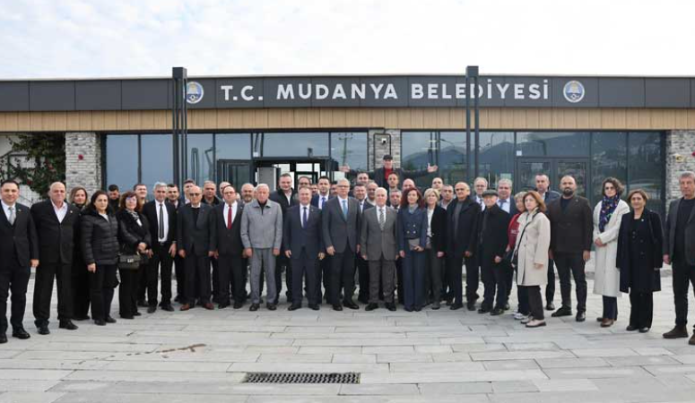 Bursa Büyükşehir Belediye Başkanı Mustafa Bozbey, sahil düzenlemesinde çevresel yatırımlara,