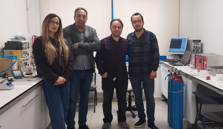 Bursa Uludağ Üniversitesi (BUÜ) Fen-Edebiyat Fakültesi Fizik Bölümü öğretim üyesi