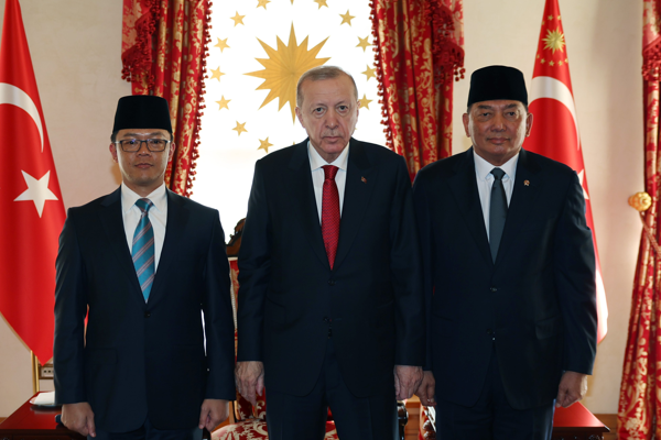 Cumhurbaşkanı Recep Tayyip Erdoğan, Endonezya Dışişleri Bakanı Sugiono ve Savunma