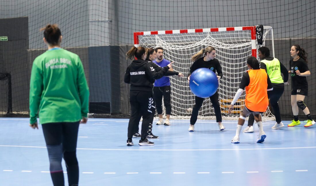 EHF Kadınlar Avrupa Kupası'nda ülkemizi başarıyla temsil eden Bursa Büyükşehir