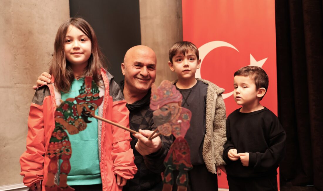 Yüzlerce yıllık geçmişe sahip olan gölge oyunu Karagöz’ü yaşatmak ve