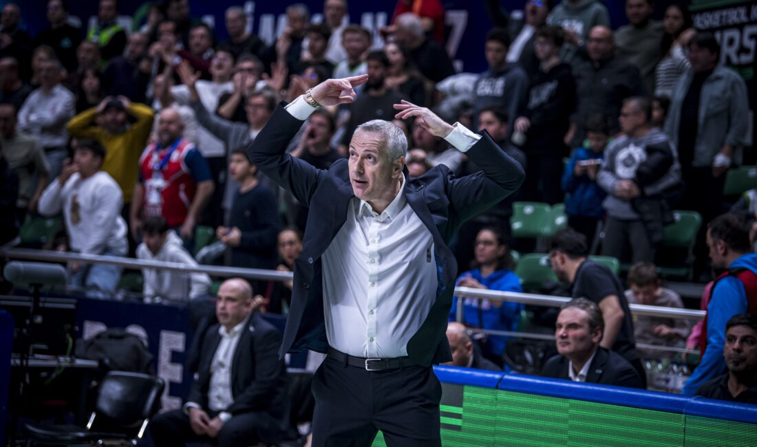 BCL’de TOP 16’ya kaldıkları için oyuncularını tebrik eden TOFAŞ Basketbol