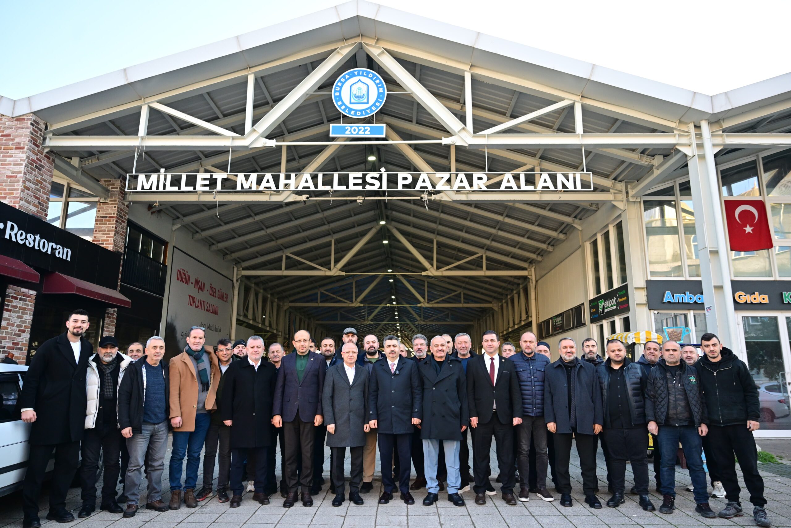 Vatandaş ve esnafla sık sık bir araya gelen Yıldırım Belediye