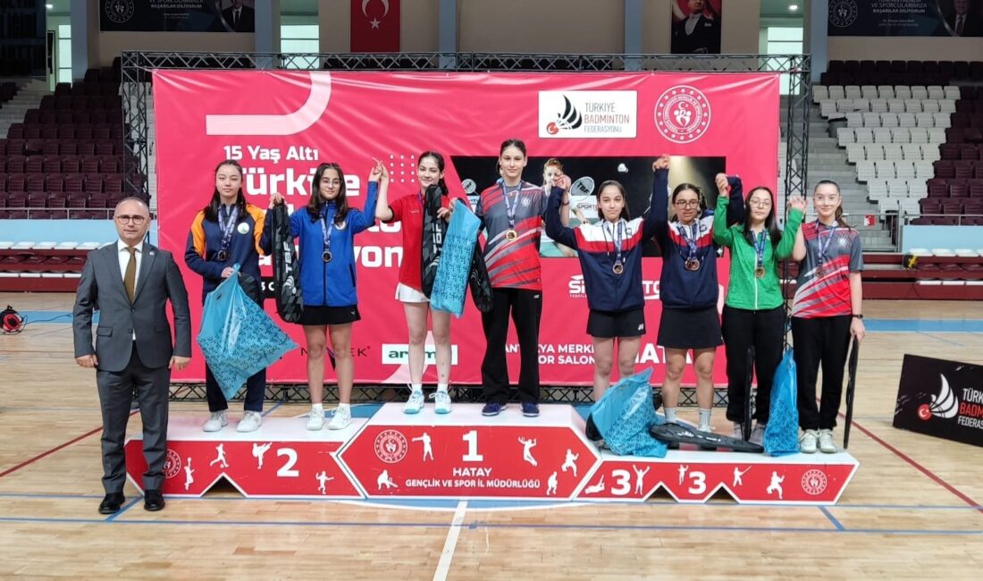 Osmangazi Belediyespor Badminton Takımı sporcuları, 19-23 Ocak tarihlerinde Hatay’da düzenlenen
