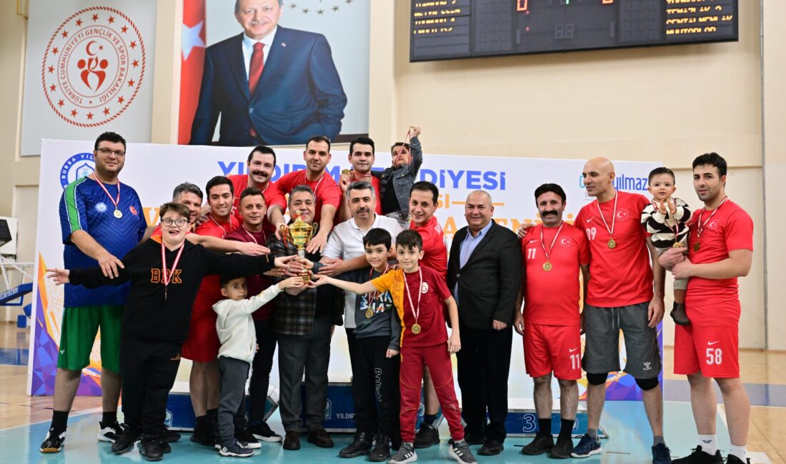 BURSA- Yıldırım Belediyesi çalışanları arasında düzenlenen geleneksel birimler arası voleybol