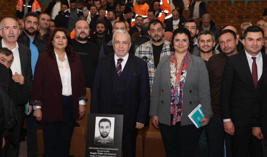 Nilüfer Belediye Başkanı Şadi Özdemir, temizlik işleri personeli ile buluştu.