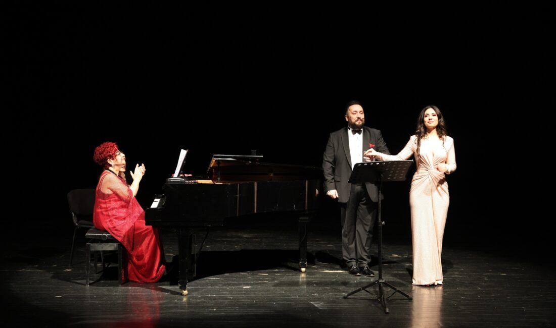 Nilüfer Belediyesi’nin 14 Şubat Sevgililer Günü kapsamında düzenlediği “Operada Aşk”
