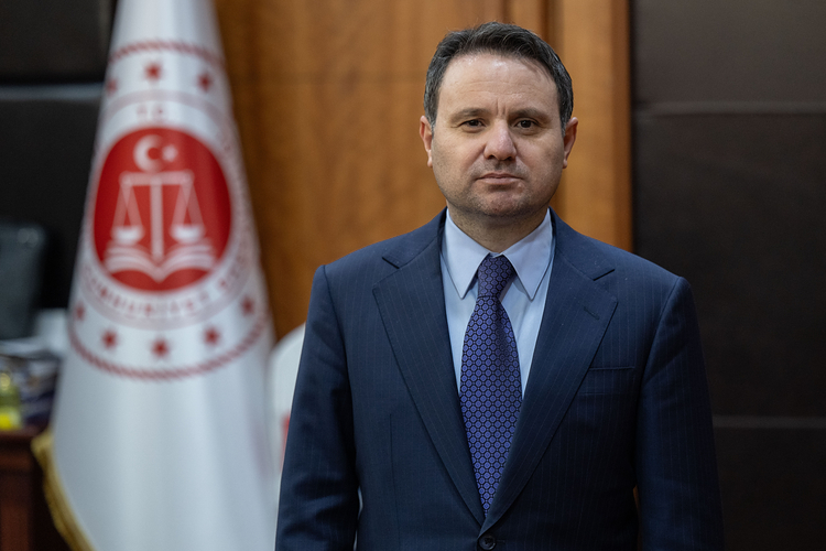 Resmî Gazete’de yayımlanan atama kararıyla Adalet Bakanlığı görevine getirilen Akın