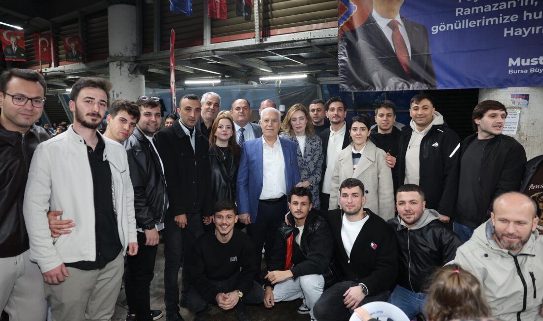  Bursa Büyükşehir Belediye Başkanı Mustafa Bozbey, eşi Seden Bozbey