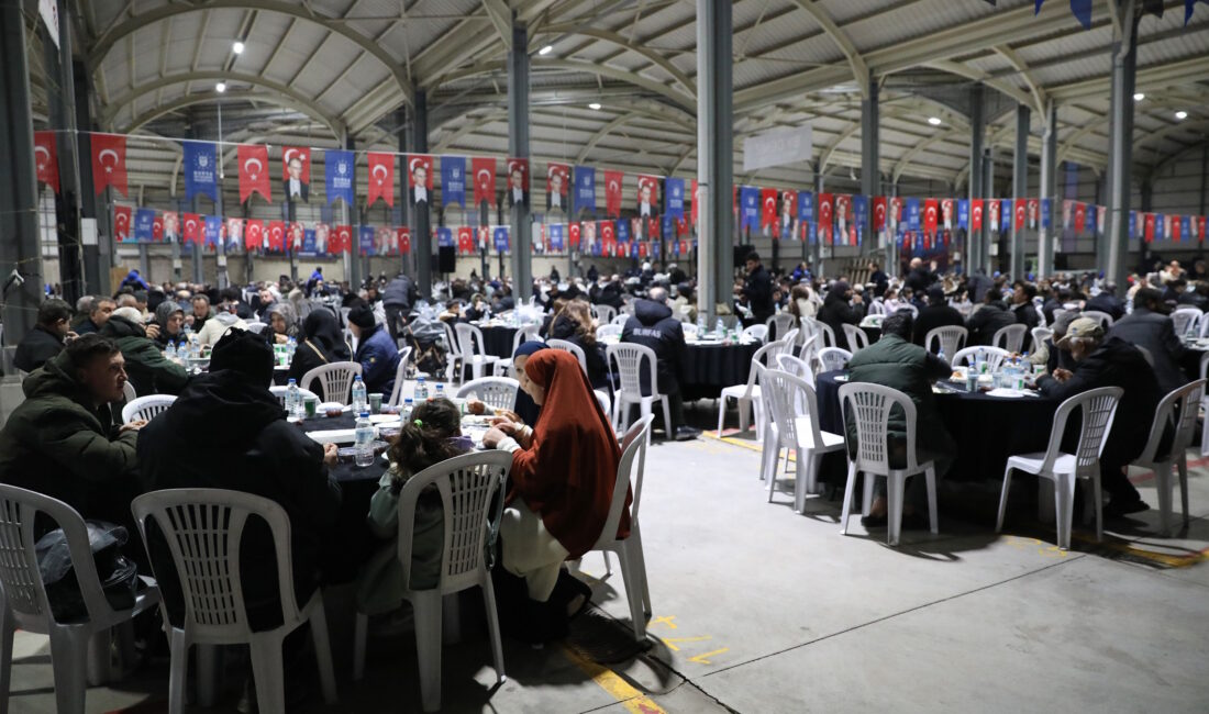 Ramazan ayı boyunca 17 ilçede iftar sofraları kuran Bursa Büyükşehir