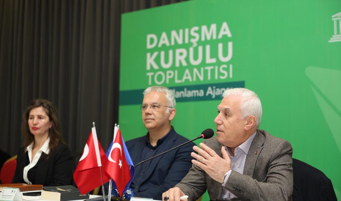 Bursa Planlama Ajansı’nın Danışma Kurulu toplantısında akademisyen ve yöneticilerle bir