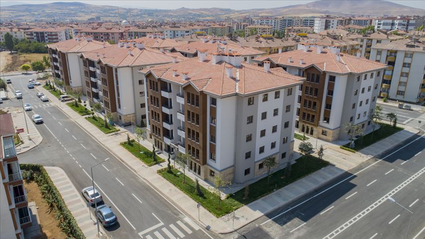 Cumhuriyet tarihinin en büyük sosyal konut hamlesi kapsamında Bursa’da inşa