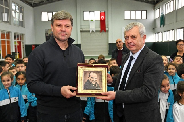 2010 yılında Bursaspor’a yaşattığı tarihi şampiyonlukla Türk futboluna adını altın