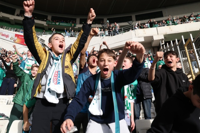 Osmangazi Belediyesi, çocuklara Bursaspor sevgisini aşılamak ve sporu günlük yaşamlarının