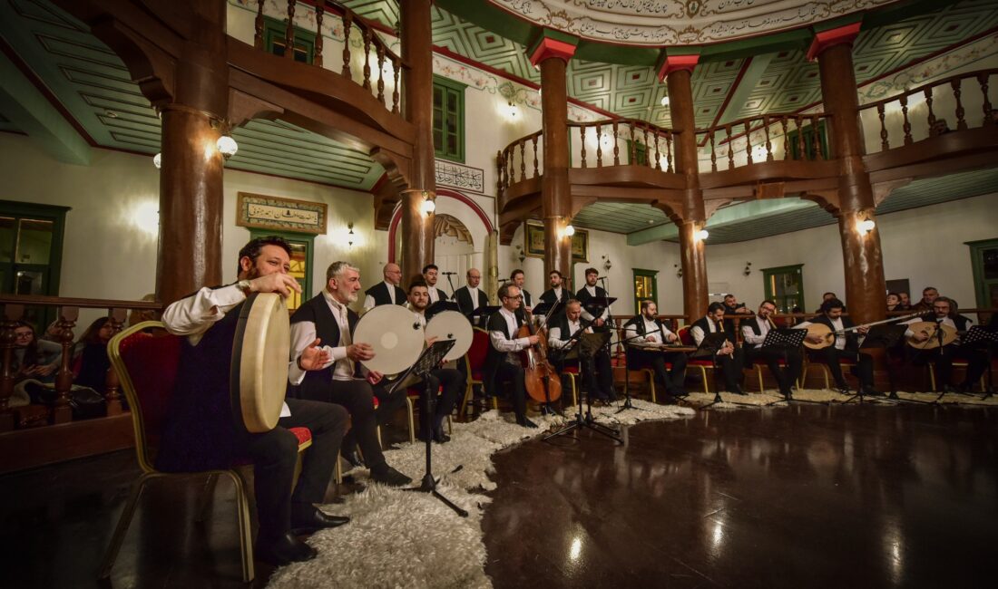Bursa Büyükşehir Belediyesi’nin Ramazan ayı etkinlikleri kapsamında düzenlediği ‘RamazaNağme’ tasavvuf