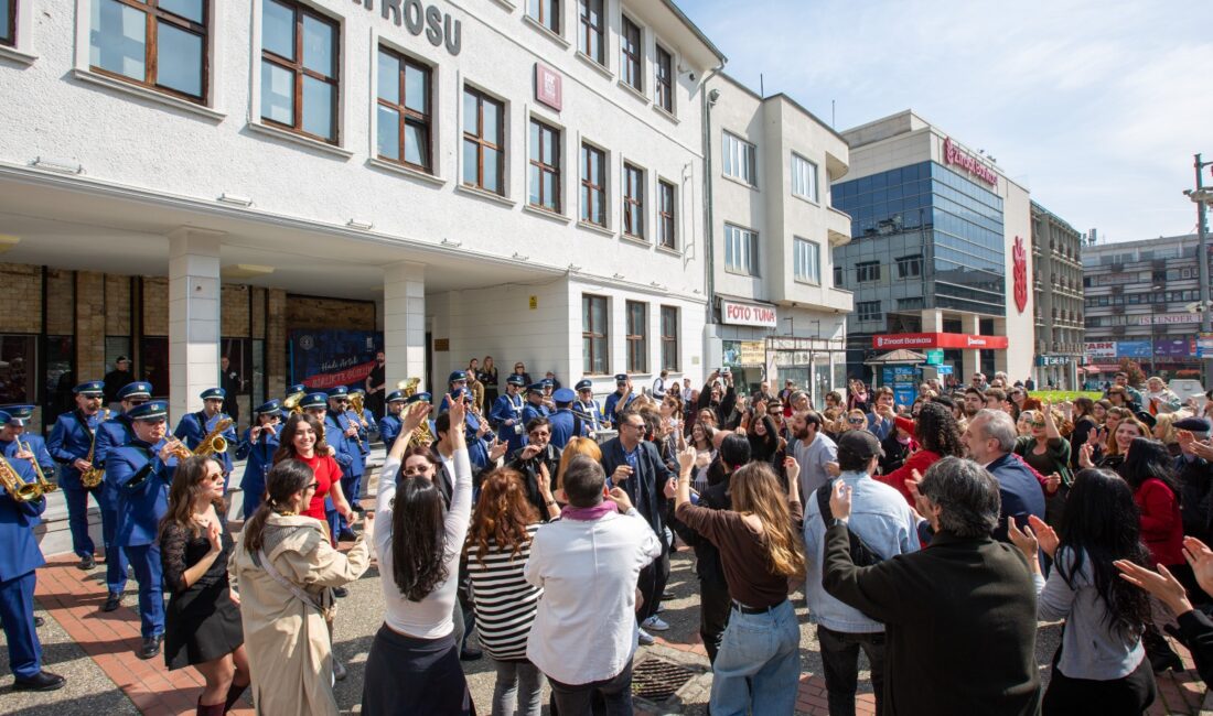 27 Mart Dünya Tiyatro Günü, Bursa’da anlamlı bir törenle kutlandı.