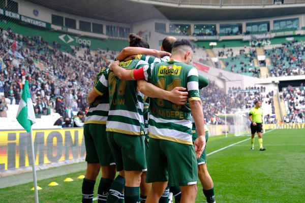 Bursaspor, bu sezon gösterdiği hücum performansıyla Türkiye profesyonel futbol liglerinin