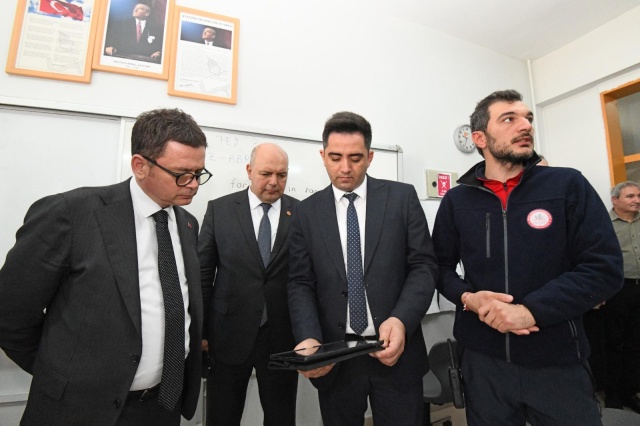 Osmangazi Belediye Başkanı Erkan Aydın, genç nesillerde afet bilincini artırmak