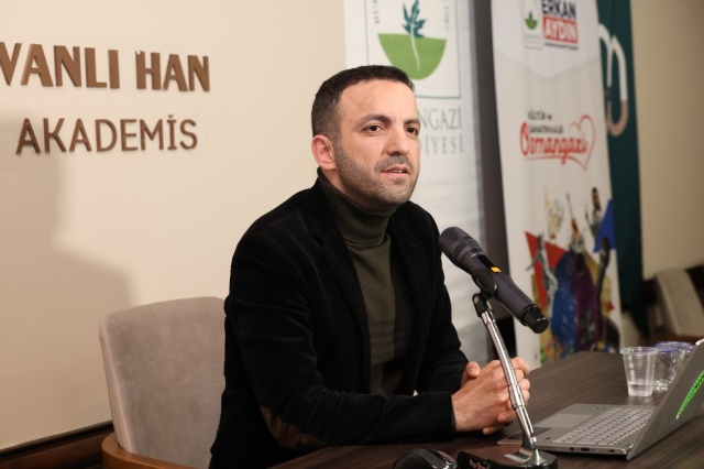 Osmangazi Belediyesi’nin kültür ve eğitim çalışmaları kapsamında düzenlediği ‘Edebiyat ve