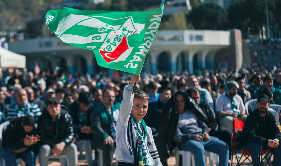 Bursaspor’un TFF 2. Lig’de Ankara Demirspor ile Eskişehir'de oynadığı karşılaşma,