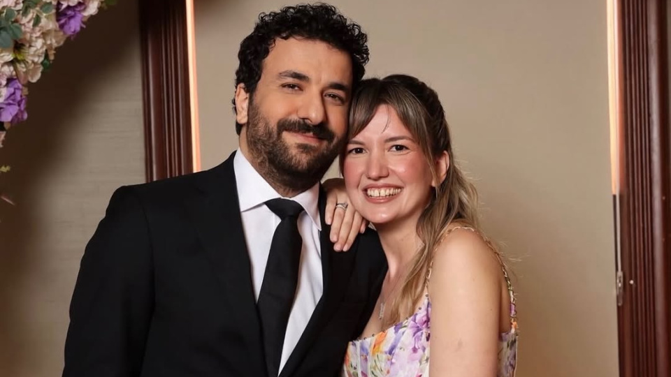 Ünlü komedyen Hasan Can Kaya, bir süredir birlikte olduğu Duygu