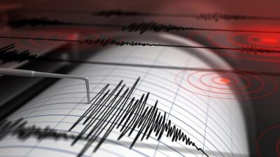 Van'ın Tuşba ilçesinde 5,2 büyüklüğünde deprem meydana geldi.
