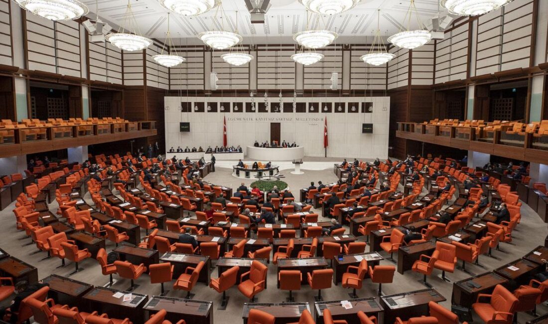 TBMM’de düzenlenen “23 Nisan Çocuk Forumu”nda farklı illerden gelen öğrenciler