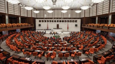 TBMM’de düzenlenen “23 Nisan Çocuk Forumu”nda farklı illerden gelen öğrenciler