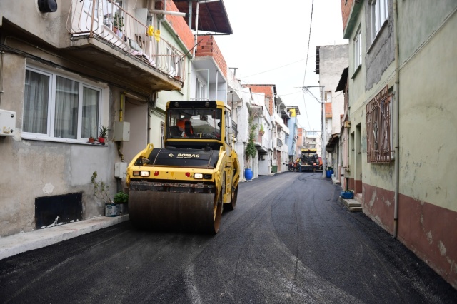 Osmangazi Belediyesi, Yeşilova Mahallesi 14. Akın Sokak’ta gerçekleştirdiği asfalt yenileme