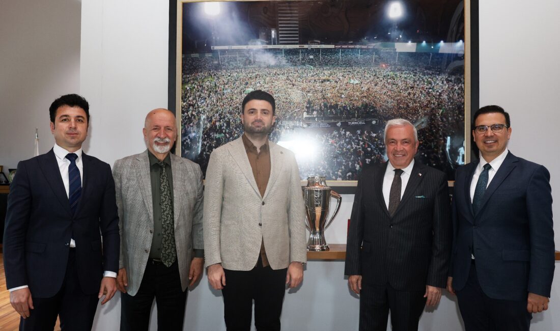 Nilüfer Belediye Başkanı Şadi Özdemir, TFF 1. Lig’e yükselme başarısı